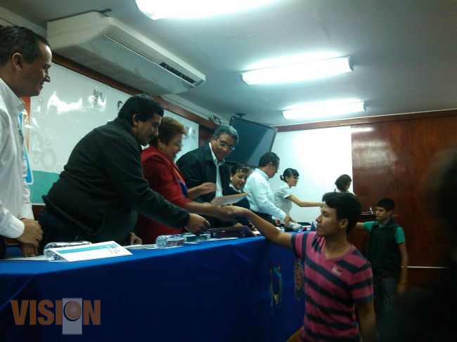 Premian a ganadores de la XXIV Olimpiada Estatal de Química.