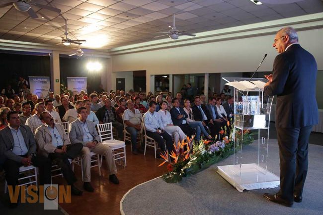 Tenencia no solucionará crisis económica en Michoacán: Salvador Vega. 