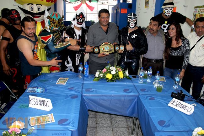 Se da a conocer en rueda de prensa el cartel luchistico para el domingo 28 de septiembre