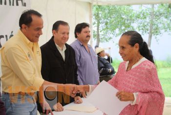 SEDRU entrega 1.8 Mdp a campesinos del oriente michoacano