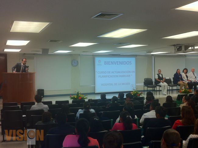 Realiza Hospital de la Mujer curso de planificación familiar.