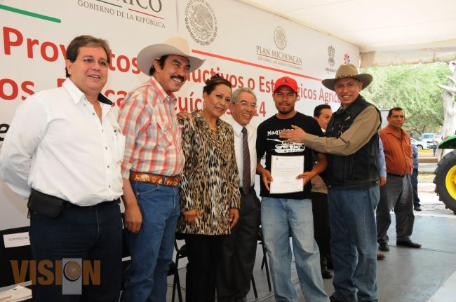 En alianza con Productores, Gobiernos Estatal y Federal entregan apoyos por más de 123 mdp.