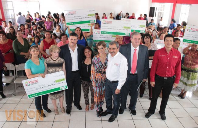 Fortalecen economía familiar con créditos a mujeres emprendedoras