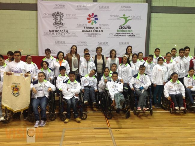 La Cecufid abanderó a la selección michoacana que competirá en el Campeonato Nacional.