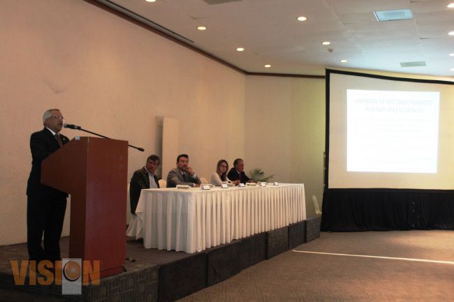 La Secretaria de Educación reconoce a 35 especialistas en educación.
