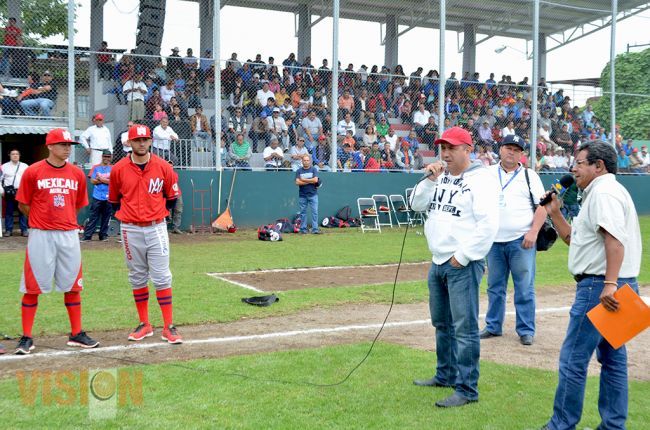 Éxito en el campo de beisbol Heroes de Nacozari