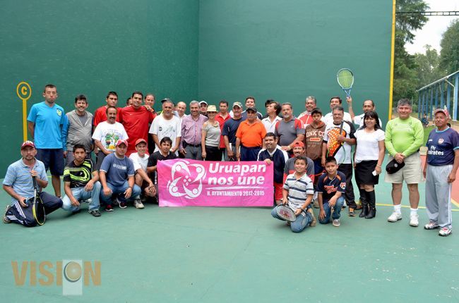 Gran participación en el torneo abierto de frontón en la unidad deportiva