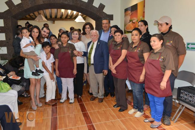Wilfrido Lázaro Medina, apoya a Empresas Michoacanas.