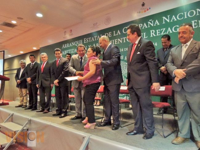 Arrancó la Campaña de Alfabetización y Abatimiento al Rezago Educativo en Michoacán.