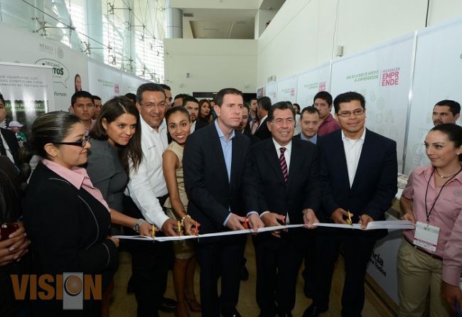 Cortan listón en gira del Emprendedor en Michoacán