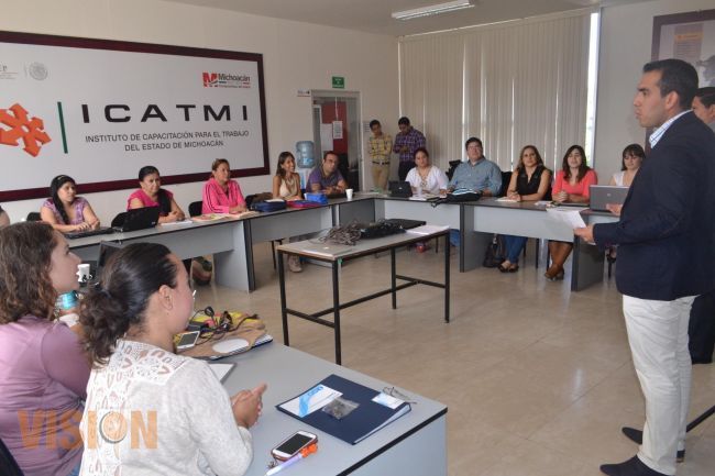 Reciben certificación laboral de otros Estados en el ICATMI.