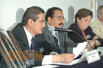 Conspiración y espacios de libertad, edición presentada en el Palacio de Minería
