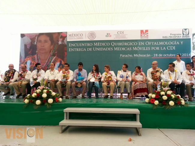 Entregan CDI e IMSS Unidades Médicas Móviles en beneficio de purépechas.  