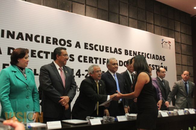 La Secretaria de Educación entrega 112 mdp destinados al Programa Escuelas de Calidad.