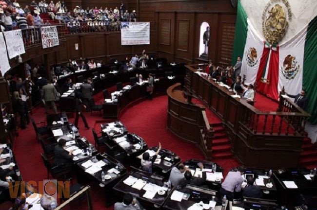 Congreso exhorta a Gobierno Estatal regularizar pagos a editoras