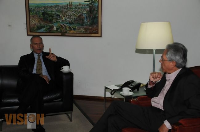 Se reunió el Gobernador con empresarios de asiáticos