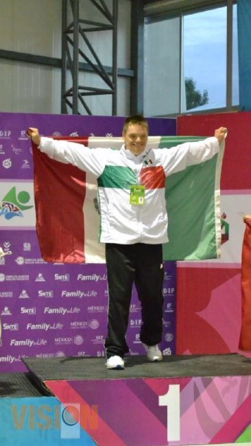 Steven Martínez, ganó oro en la prueba de 200 metros estilo mariposa en el Mundial de Natación.