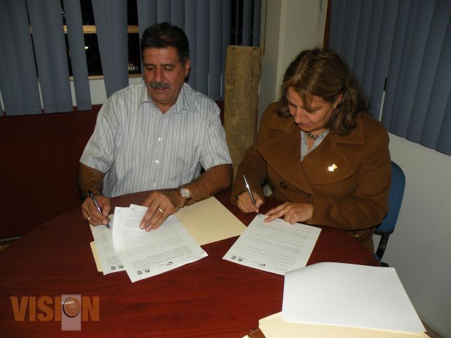 La CONAFOR y COFOM signaron convenio de 15 millones de pesos  para programas forestales. 