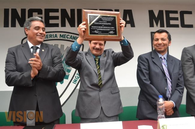 Las universidades tienen por compromiso formar mejores ciudadanos: Tinoco Ruiz
