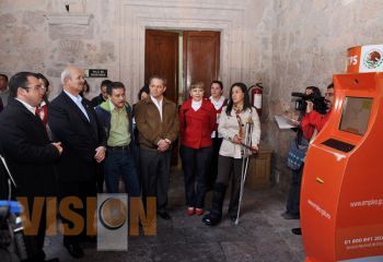 Entregan 70 créditos a emprendedores y microempresarios morelianos