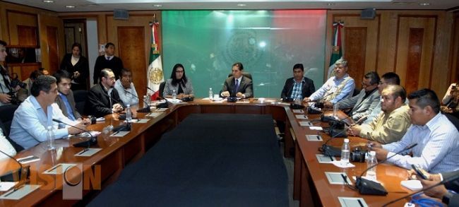 Silvano Aureoles atiende a periodistas michoacanos 