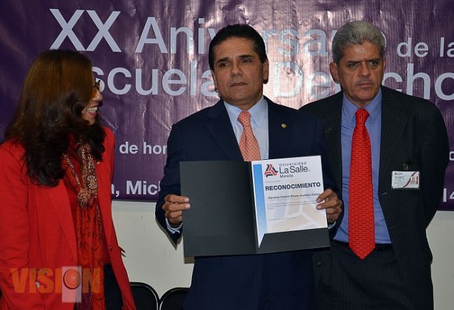Intercambia Silvano con estudiantes universitarios reflexiones sobre el rumbo de Michoacán