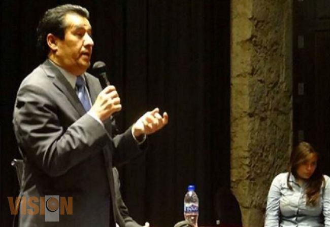 Llamó Hil Arturo a construir una universidad de calidad, a la vanguardia tecnológica
