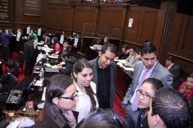Aprueban diputados juveniles Ley de Austeridad