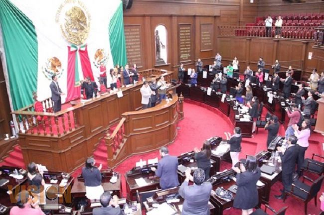 Clausuran diputados Segundo Parlamento Juvenil