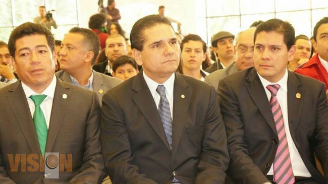 Silvano Aureoles reconoce trascendente labor legislativa de Ernesto Núñez