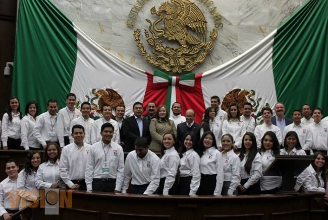 Con gran éxito y participación se llevó a cabo el Segundo Parlamento Juvenil: Laura González