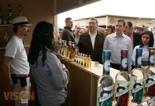 Un éxito, Encuentro Nacional del Mezcal Morelia 2014.