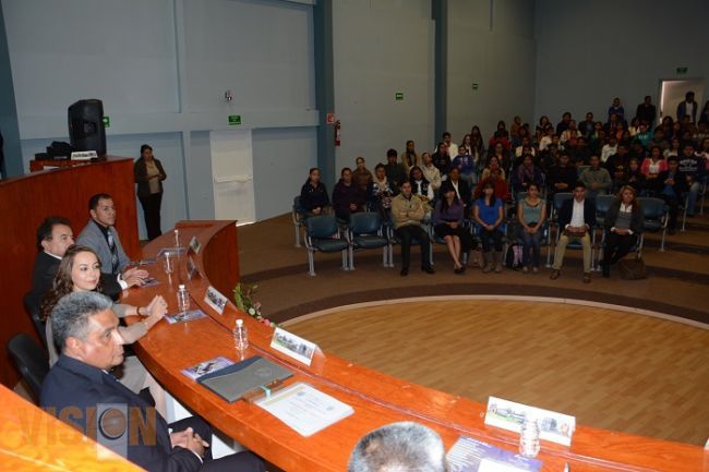 Pide el rector unidad a la comunidad de la facultad de Químico Farmacobiología en su Aniversario