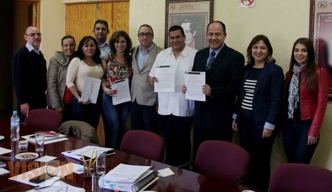 Firma IEM convenio de colaboración con Ayuntamiento de Apatzingán