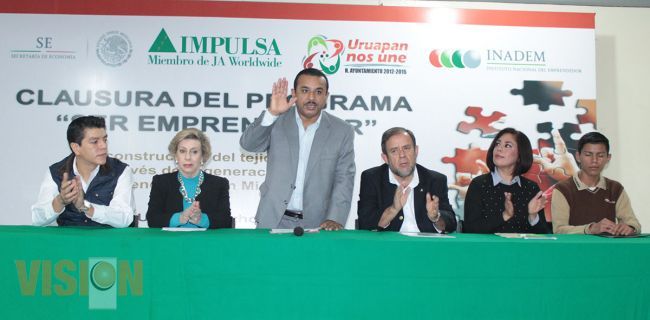 Entregan Constancias del Programa Reconstrucción del tejido social a través de la generación de Emp