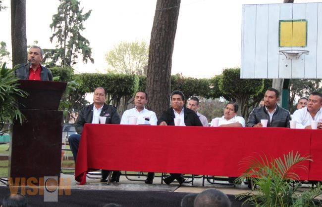 ALDO MACÍAS ENTREGÓ RECONOCIMIENTOS A PERSONAL DEL SUTEM