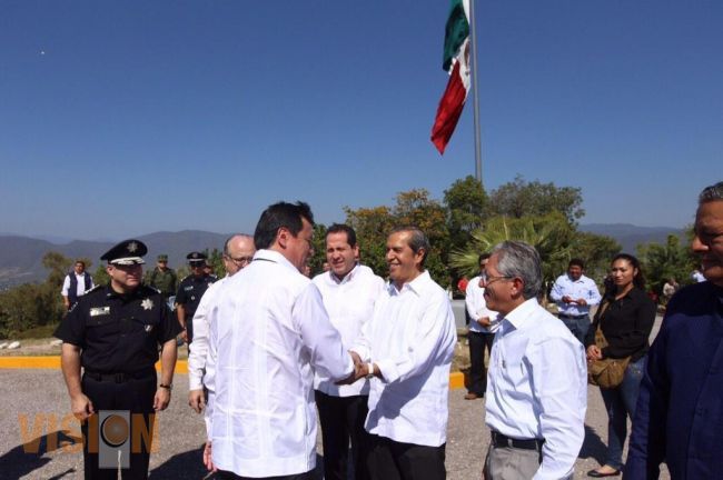 Gobernador de Michoacán asiste presentación del operativo especial de seguridad en tierra caliente