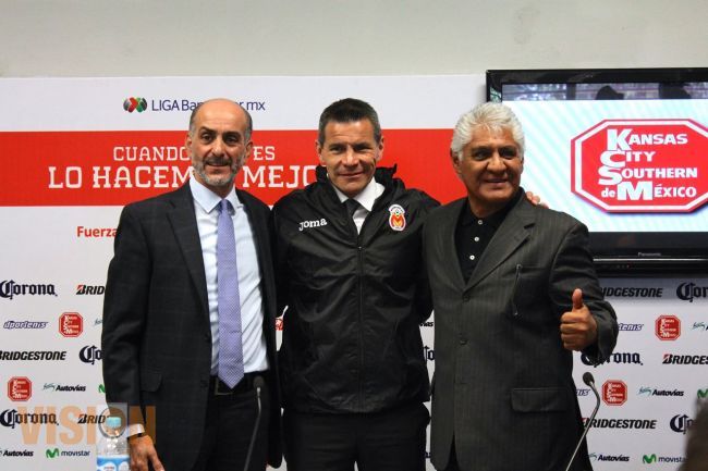 Alfredo Tena es presentado como entrenador de Monarcas Morelia.
