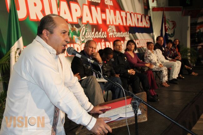 Ayuntamiento de Uruapan da cordial bienvenida a delegación de campeones olímpicos y médicos cubanos