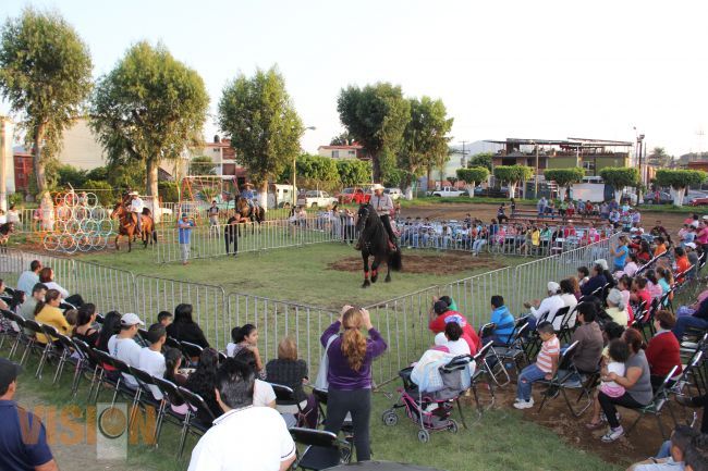 EXITOSA LA PRESENTACIÓN DE LOS CABALLOS BAILADORES EN INFONAVIT PATRIA