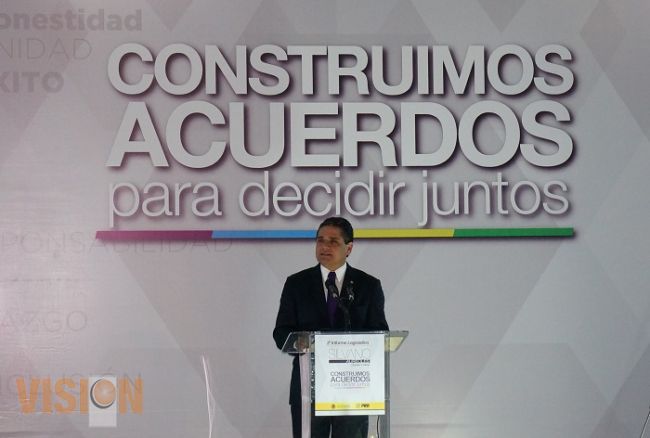 Rindió su Segundo informe legislativo el diputado federal Silvano Aureoles