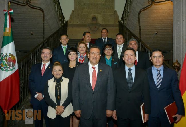 Integrantes del Cabildo Moreliano aprueban tercer informe de gobierno de WLM. 
