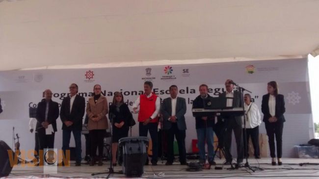 Cumple programa escuela segura con metas de 2014.
