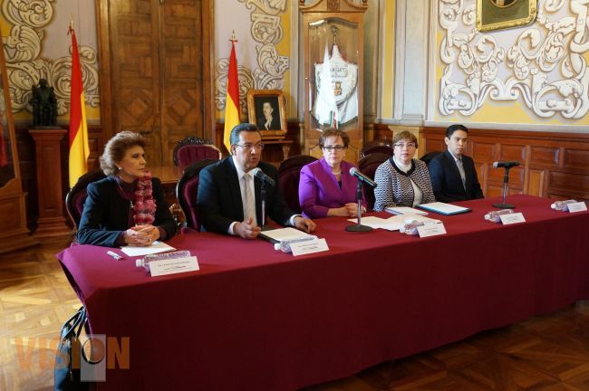 Presentan libro “Visita guiada a la arquitectura del siglo XX en Morelia”.