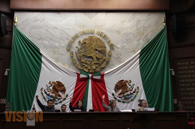Más de 57 mil millones aprueban diputados para presupuesto estatal 2015 en Michoacán