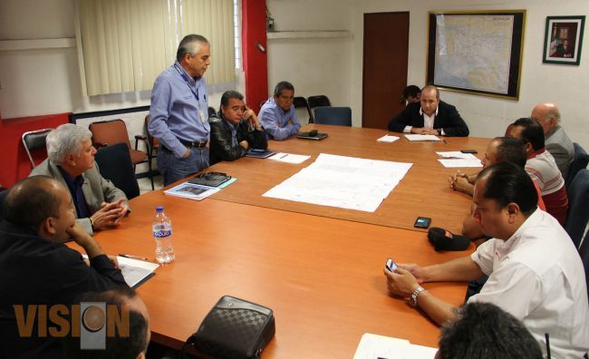AUTORIDADES MUNICIPALES MEDIAN ENTRE PECASA Y COLONOS DEL FRACCIONAMIENTO LAS LOMAS