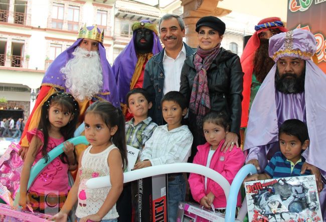 Más de 6 mil sonrisas, dibujo el DIF municipal en el Festival del Día de Reyes
