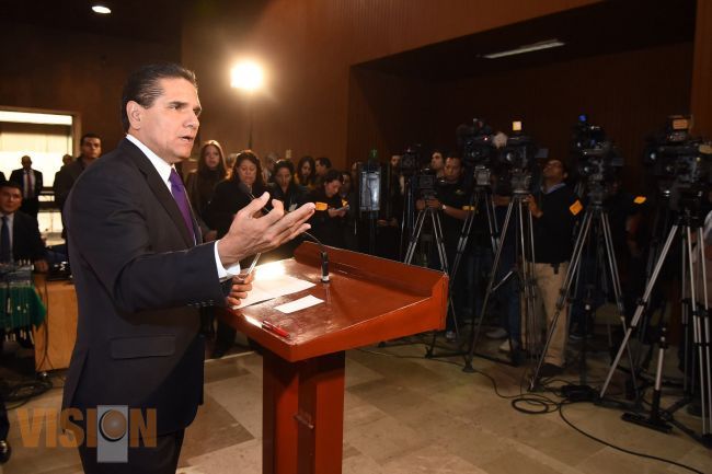 La seguridad en Michoacán está prendida con alfileres: Silvano Aureoles.