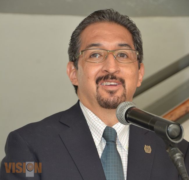 Rector da posesión a Director Interino de la Facultad de Historia 