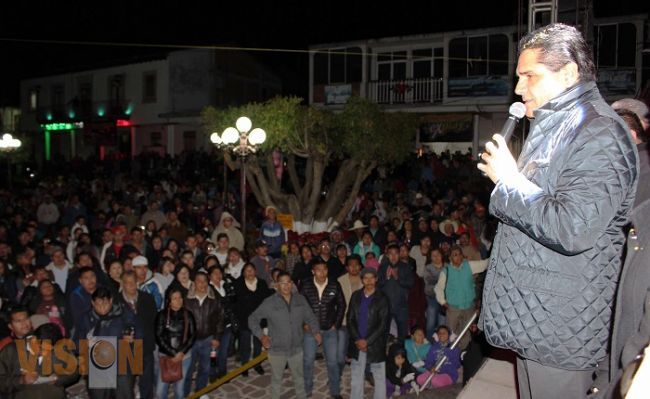 Entrega Silvano una obra más producto de su gestión